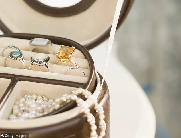 Travelers Beware: Jewelry on Vacation May Lead to Financial Catastrophe, Experts Say