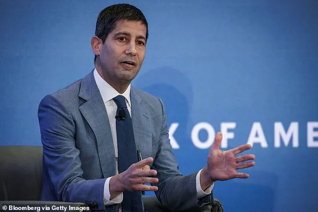 Trump Names Kevin Warsh as Fed Chairman Amid Tension with Jerome Powell, as Economic Policy Stakes Rise