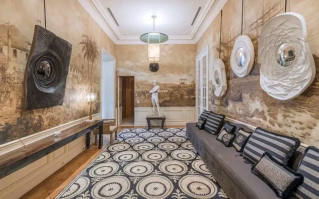 Peter Mandelson's Epstein Paris Flat Photo: Unraveling a Political Scandal