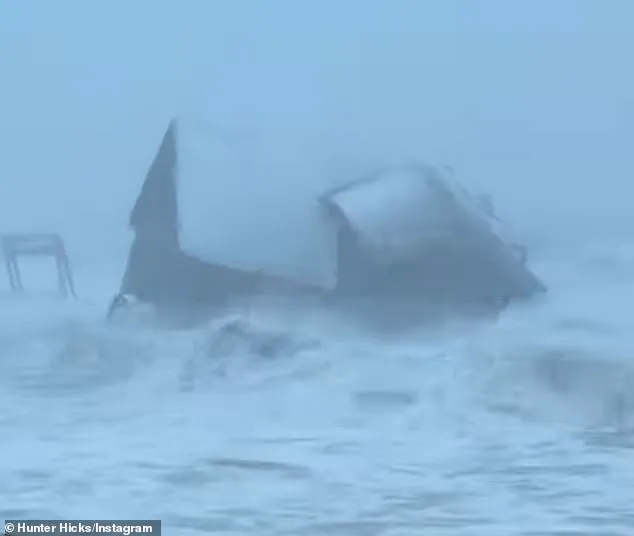 Four Homes Swallowed by Violent Winter Storm: Dramatic Footage Shows Collapse on North Carolina's Outer Banks