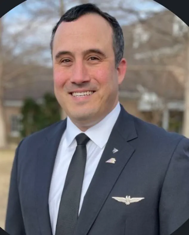 American Airlines Workers Condemn CEO Amid Union Criticism and No-Confidence Vote