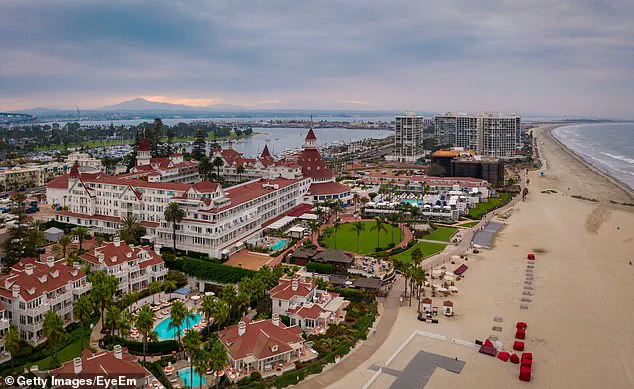 Hotel Del Coronado Bans 'Sandcastle Man' Over Mark Twain Quote
