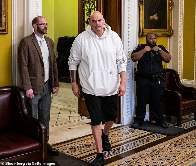 Senator Fetterman Criticizes Democratic Party's Strategy on Immigration Enforcement Ahead of 2026 Midterms