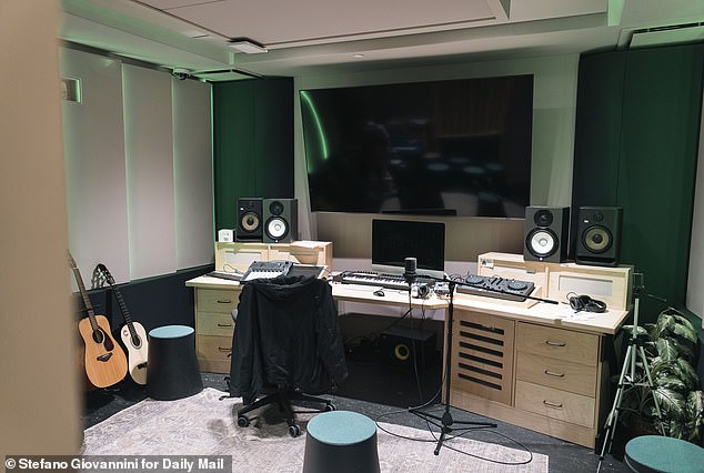 NYC's Controversial Cash with Care Program Offers Homeless Youth $15,800 in Unrestricted Funds