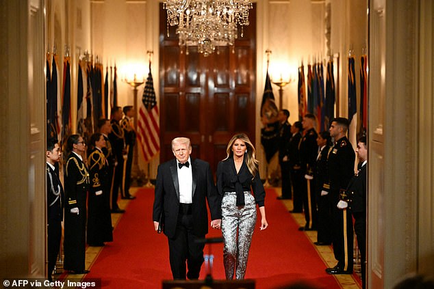 Melania Trump's Poise Contrasts with Turbulent Governors' Dinner Atmosphere