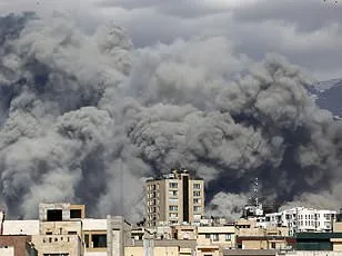 Trump Vows to Avenge First U.S. Casualties in Iran War, Projects Four-Week Conflict Duration