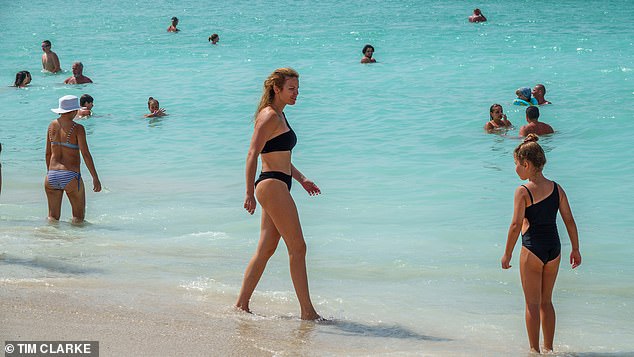 Sun, Sand, and Silence: Jumeirah Beach Amid Gulf Tensions