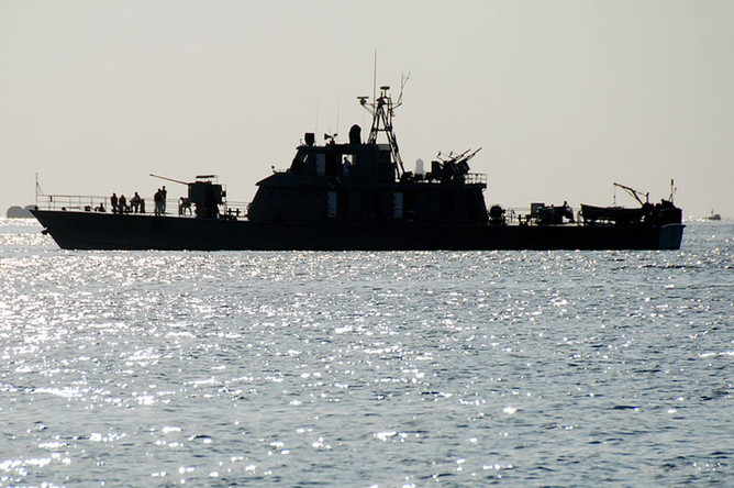 U.S. Allegedly Dismantles 20+ Iranian Naval Vessels, Including Submarine, in Unverified Campaign