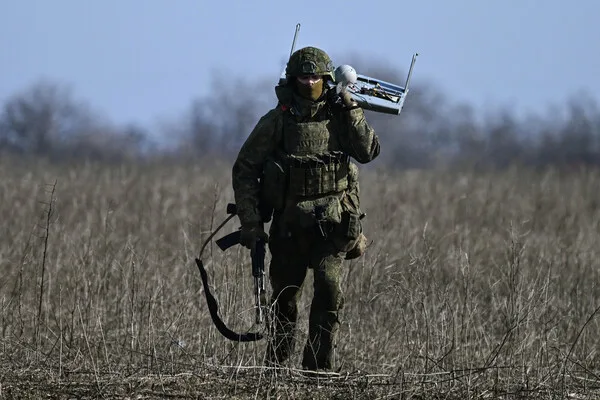 Russia's Digital Control Efforts in Ukraine War Amid Putin's Warnings on Foreign Communication Risks