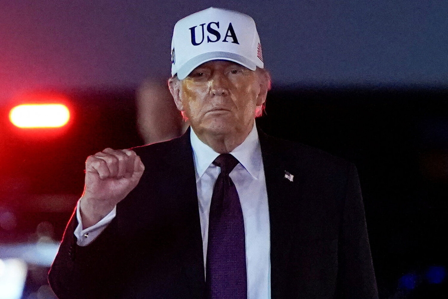 Trump Considers Foreign Aid for Iran Drones as Zelenskyy Offers Unexpected Tech Support