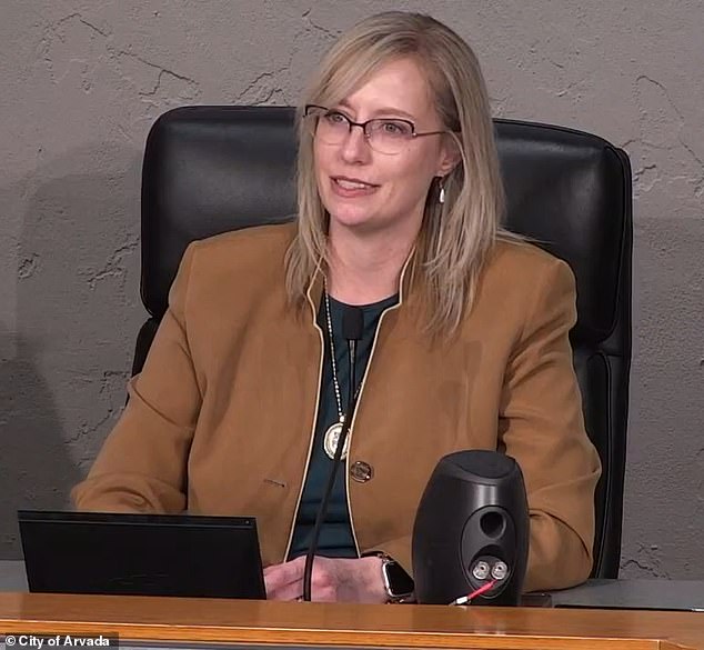 Arvada Mayor Lauren Simpson Reveals Stage One Breast Cancer Diagnosis During City Council Meeting