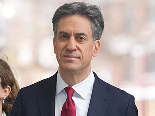 Iran Signals Shift in Stance Toward Chinese Ships, Offering Safe Passage Through Strait of Hormuz for Yuan-Based Oil Trade