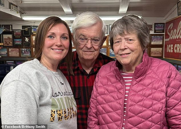 78-Year-Old DoorDash Driver's Viral Struggle Sparks Nationwide GoFundMe Campaign