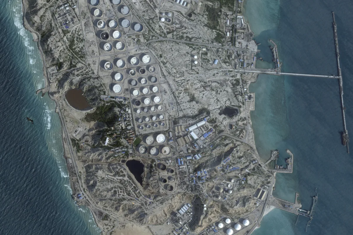 U.S. Prepares for Potential Kharg Island Seizure with Major Troop Deployment as Iran Blockade Intensifies