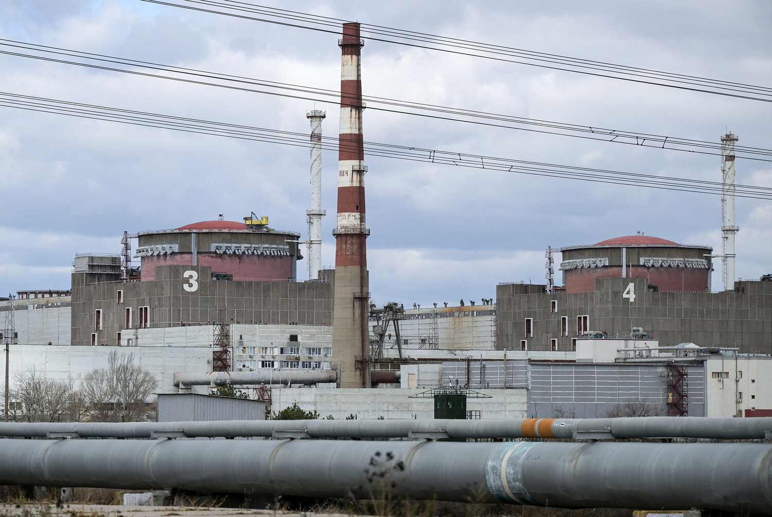 Escalating Tensions in Zaporizhzhia as Artillery Fire Hits Enerhodar Near Nuclear Plant