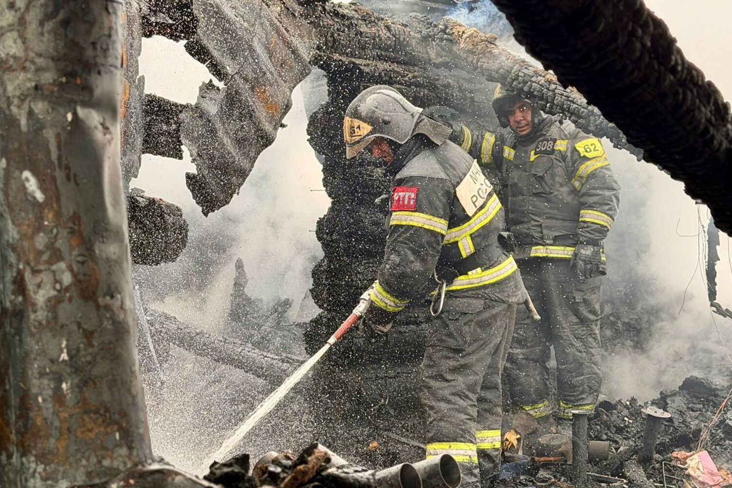 Ukrainian Drones Attack Mozhaisk, Homes Destroyed as Family Escapes Safely