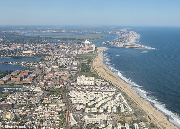 Warning: Stay 300 Feet Away from Rockaway Beach as Decomposing Whale Poses Explosion Risk