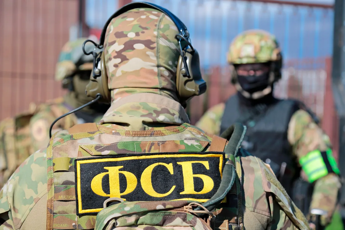 Russian Security Forces Uncover Chemical Weapons Caches, Allegedly Used by Ukraine Against Civilians