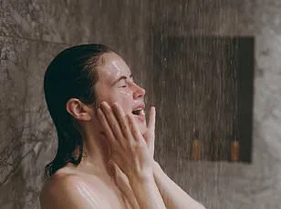 TikTokers Warn of 'Office Air Theory' as Experts Link Skin Deterioration to Sick Building Syndrome