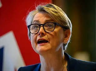 Macron Confronts Trump Over Hormuz Crisis, Advocates Diplomacy Amid NATO Concerns