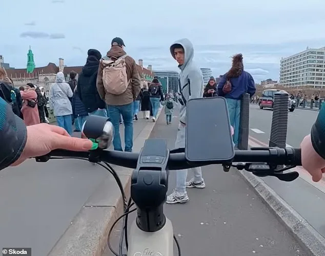 From Classic to Cutting-Edge: Škoda's DuoBell Rides to the Rescue of Modern Urban Safety