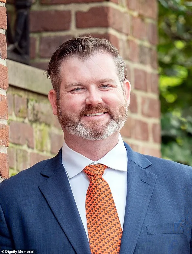 U.S. Intelligence Officer Dies Mysteriously, Sparking Extraterrestrial Conspiracy Theories.