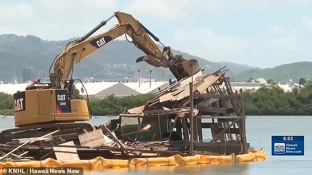 Hawaii launches massive operation to clear giant floating homeless encampment