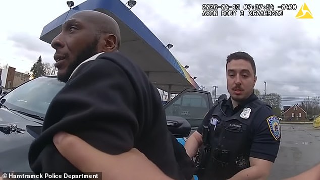 Michigan teen escapes kidnapper after gas station employee spots silent plea for help