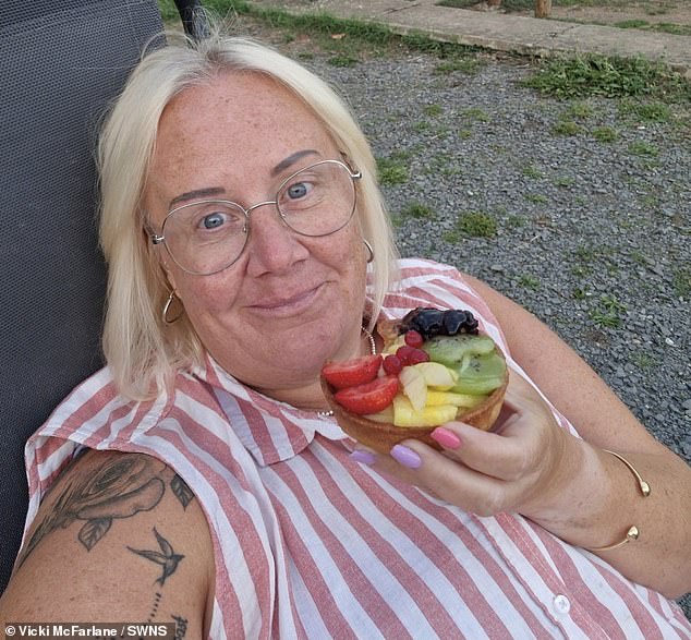 Woman stops Mounjaro due to severe side effects, turns to berberine supplement.
