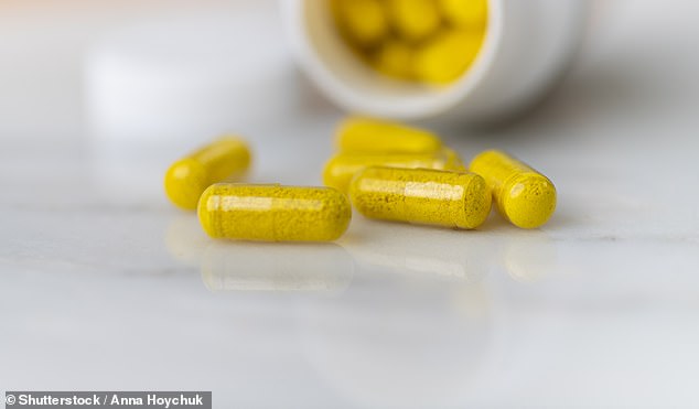 Woman stops Mounjaro due to severe side effects, turns to berberine supplement.