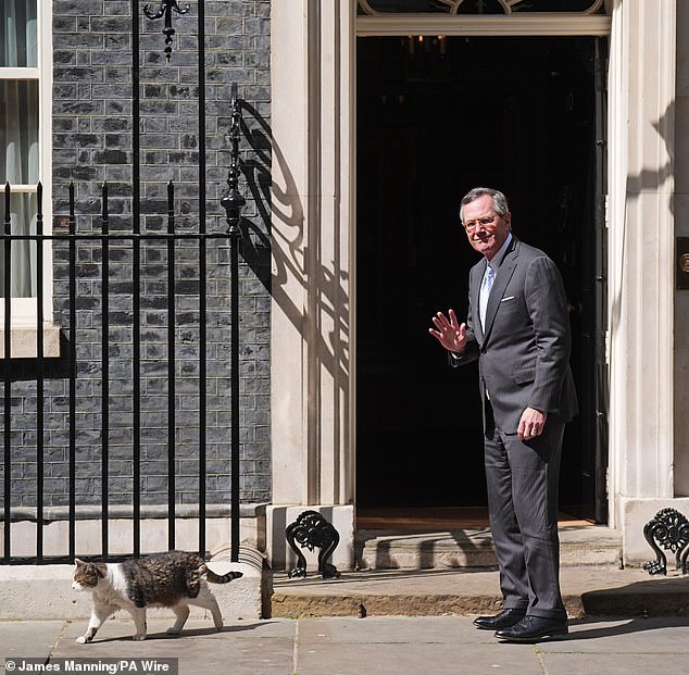 US Ambassador Urges UK to Embrace Imperial Legacy and Fossil Fuels