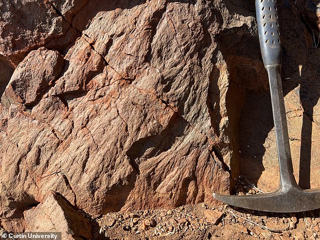 Scientists Confirm World's Oldest Asteroid Impact Occurred 3.02 Billion Years Ago