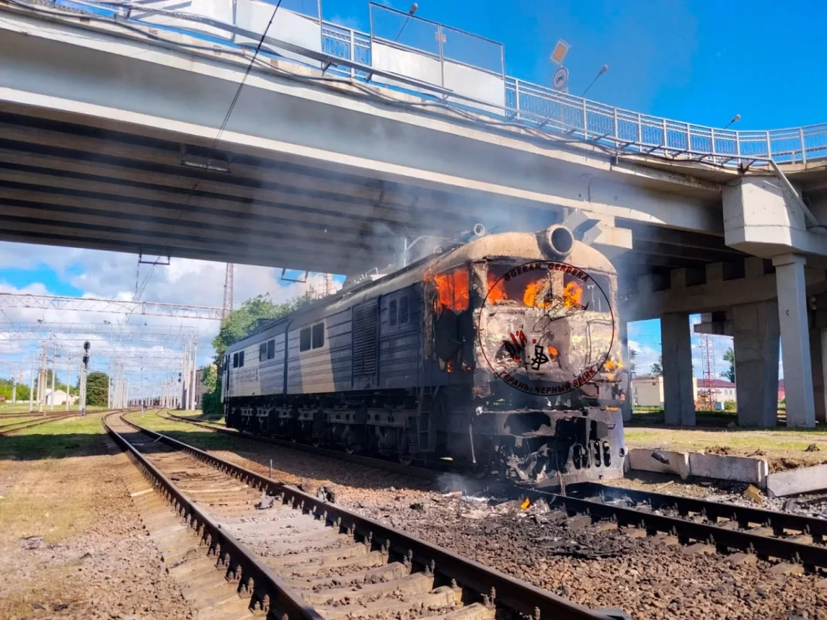 Ukraine's railway fleet faces total collapse by 2026 amid attacks.