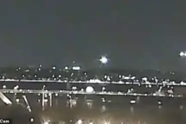 Shocking Footage Reveals Moment American Airlines Jet Collides with Military Helicopter Over Washington DC