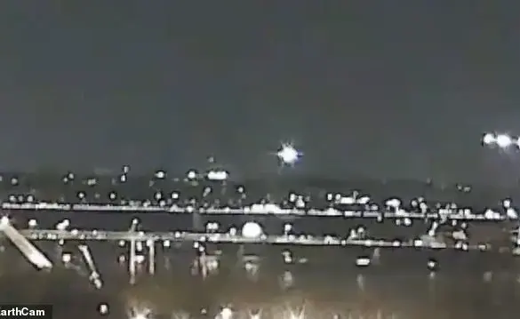 Shocking Footage Reveals Moment American Airlines Jet Collides with Military Helicopter Over Washington DC