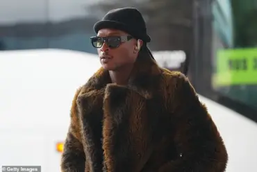 DeAndre Hopkins Wears Father's Mink Coat to Super Bowl