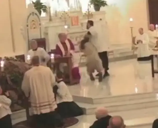 Man attacks priest during prayer service at Washington state church