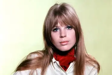 Marianne Faithfull: A Life of Music and Authenticity