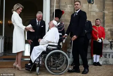 Pope Francis Hospitalized in Rome due to Bronchitis