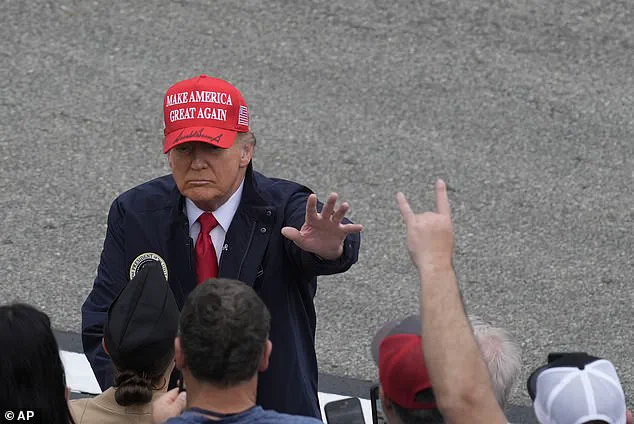 Trump's granddaughter waves at crowd from presidential limousine during Daytona 500