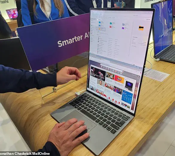 Lenovo Unveils Impressive Flip AI PC at MWC