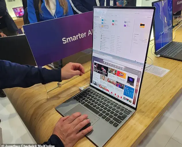 Lenovo Unveils Impressive Flip AI PC at MWC