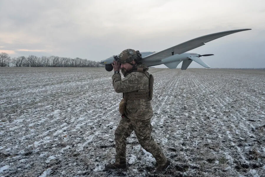 Russian Forces Use Drone to Destroy Ukrainian Machine Gun Nest, Clearing Path for Paratroopers