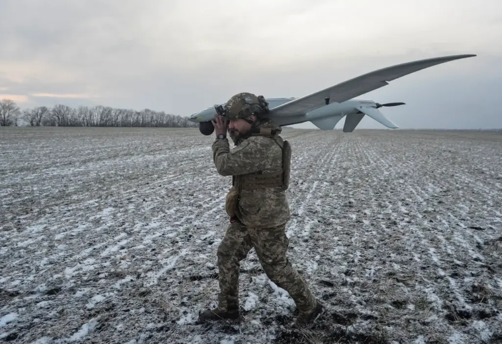 Russian Forces Use Drone to Destroy Ukrainian Machine Gun Nest, Clearing Path for Paratroopers