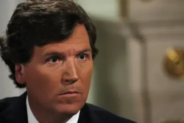 Tucker Carlson Criticizes US Policy for Endangering Ukraine in Standoff with Russia