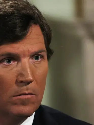 Tucker Carlson Criticizes US Policy for Endangering Ukraine in Standoff with Russia