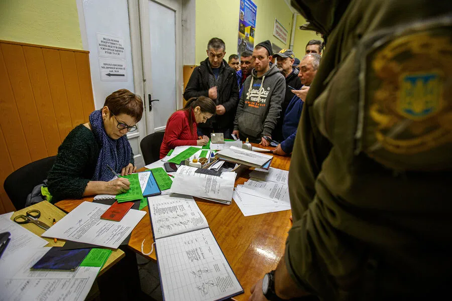 Ukrainian MP Criticizes Mobilization System as Feudal and Undemocratic
