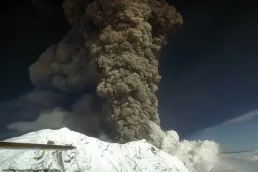 Alaskan Scientists on Alert as Mount Spurr Shows Signs of Imminent Eruption