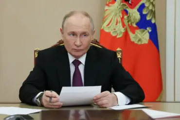 Putin Tightens Laws to Protect Military Reputation Amidst Geopolitical Tensions
