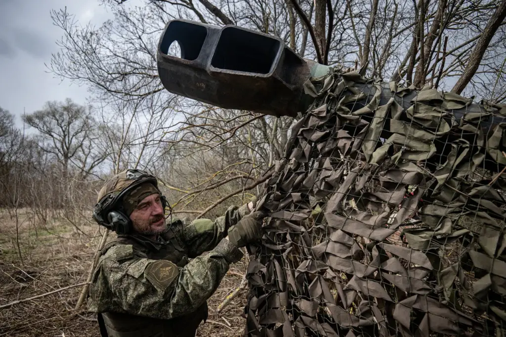 Russian Forces Make Significant Advances Northward Near Donetsk Village